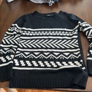 Forever 21 Black and White Crewneck Sweater